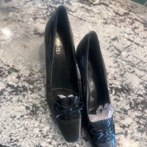 VANELi kitten heels